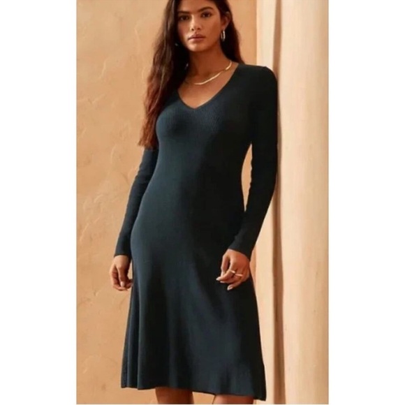 Banana Republic Gray V Neck Ribbed Sweater Midi Dress L Minimalist Classic - Picture 3 of 13
